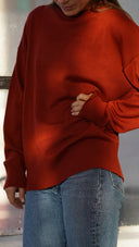 Светр у теракотовому кольорі