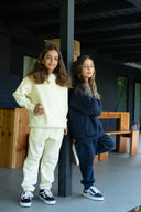 Світшот молочного кольору